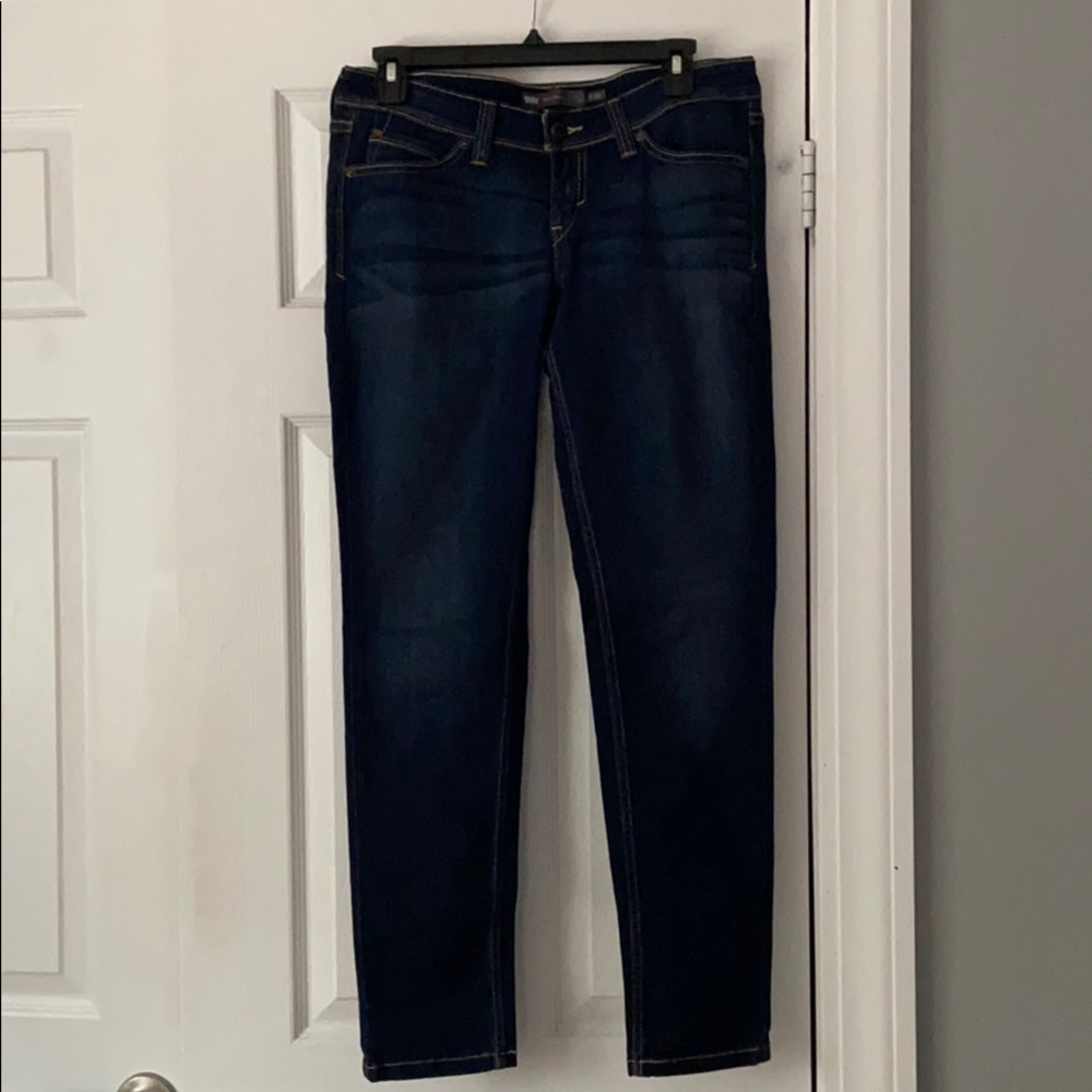 Levis Low Rise Skinny Jeans NWOT size 7